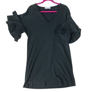 Lola & Sophie Charcoal Grey V-Neck Top with Ruffle Sleeves Size Small Oversized